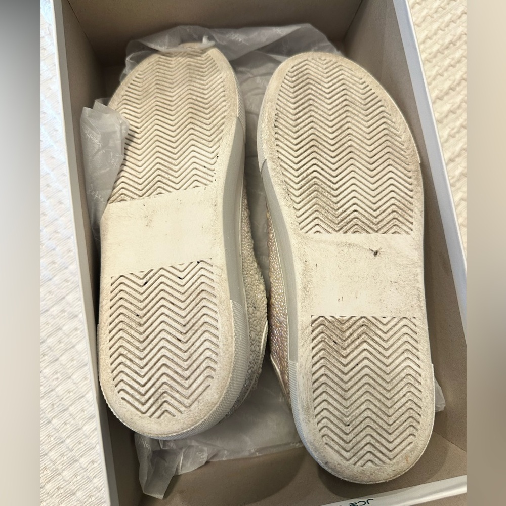 Betsey Johnson Women's Sidny Sneaker Pearl Size: 8 - Picture 6 of 8